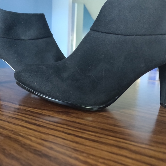 Booties - Picture 4 of 4